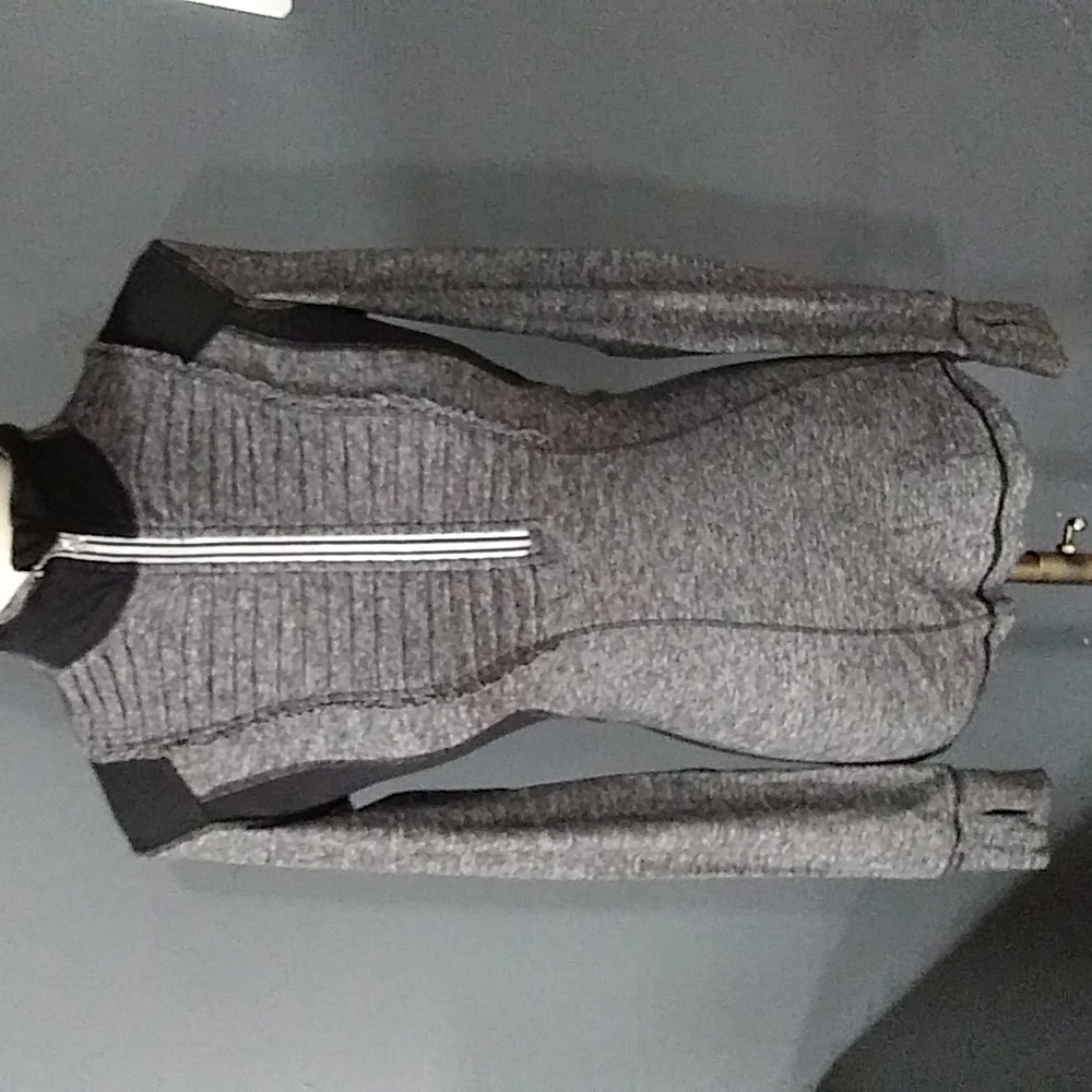 Lululemon  pullover gray 1/4 zip jacket